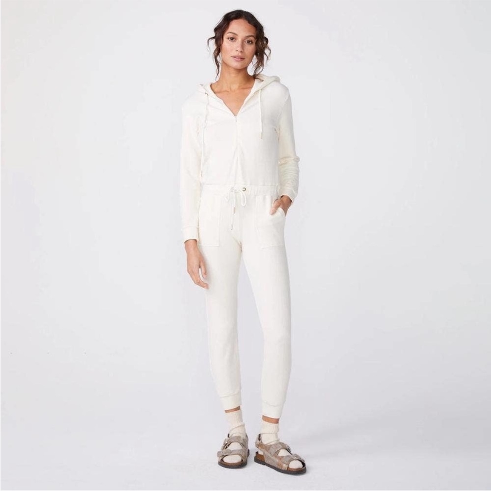 Monrow cream jumpsuit size XS